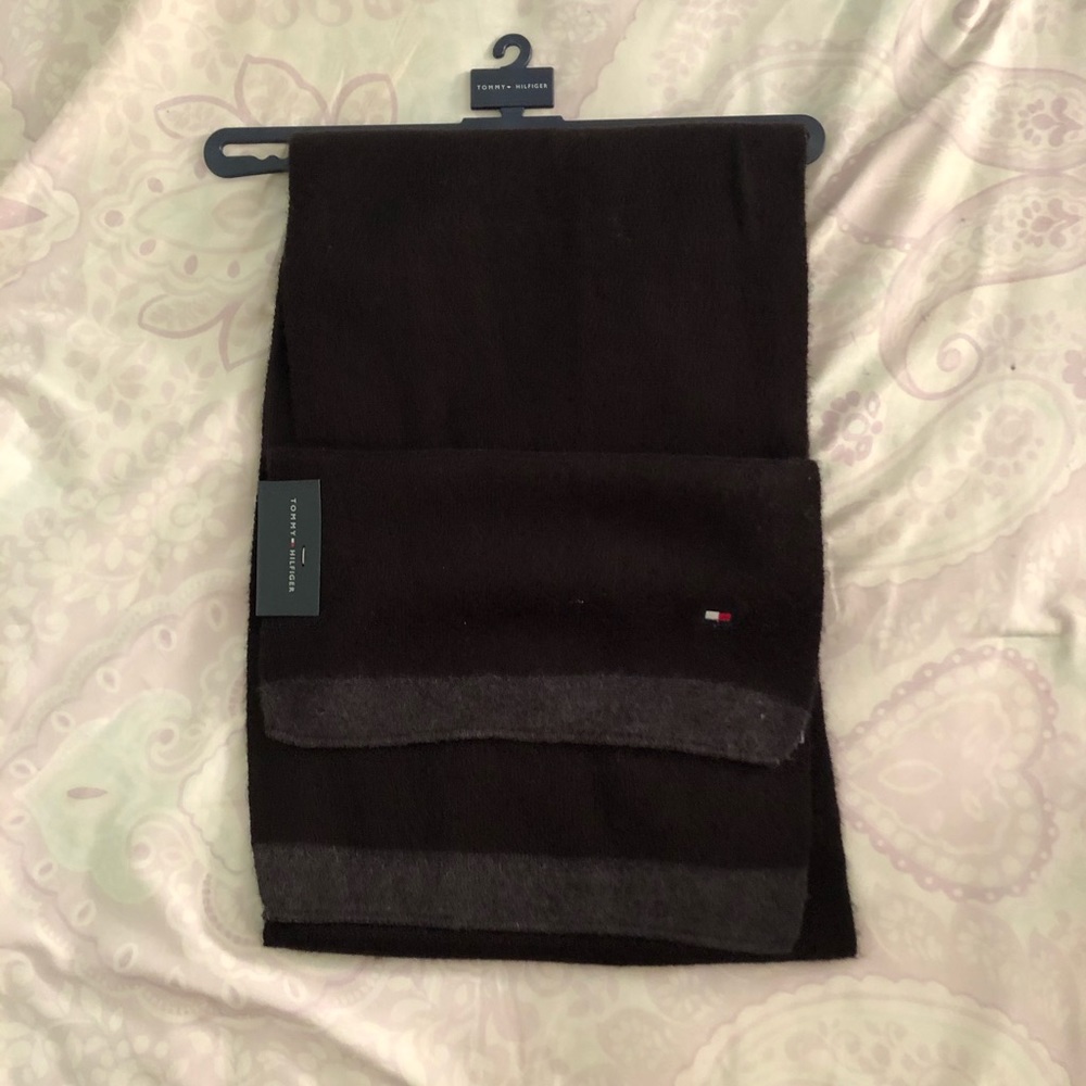 Tommy Hilfiger Scarf, Brand New with Tags